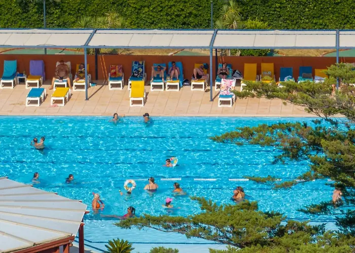 Vvf Golfe De Saint-tropez 3* Сент-Максім