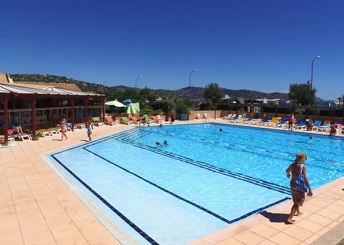 פארק נופש Vvf Golfe De Saint-tropez סן-מקסים